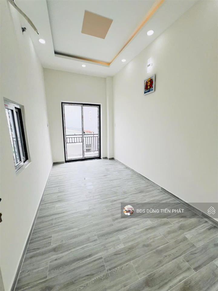 Nhà mới 2 lầu lương văn can p15 (5 pn) gần đường