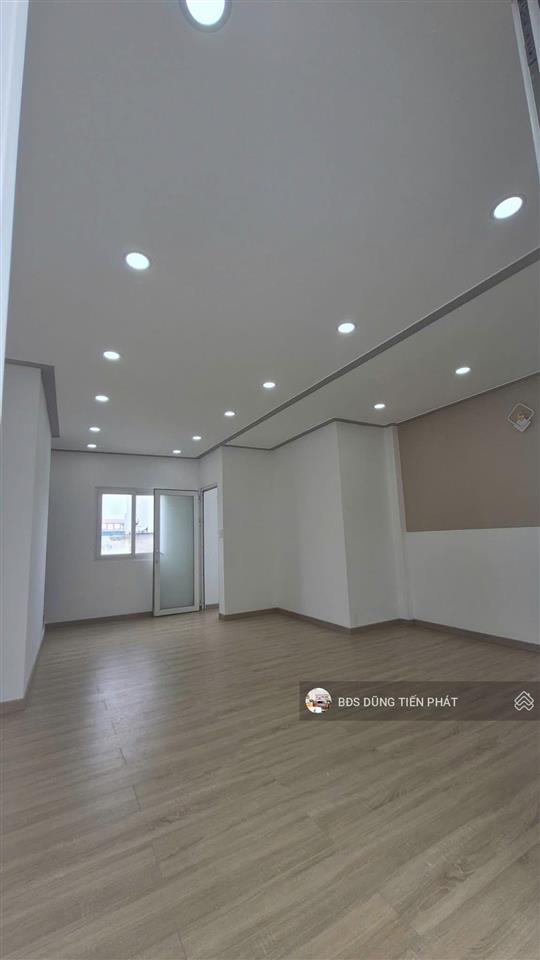 Nhà mới 2 lầu nở hậu nguyễn duy p9 hẻm thông