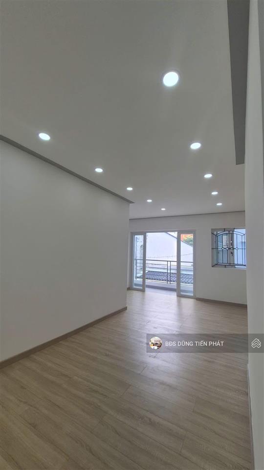 Nhà mới 2 lầu nở hậu nguyễn duy p9 hẻm thông