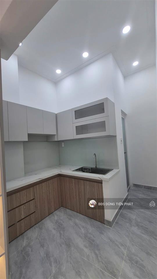 Nhà mới 2 lầu nở hậu nguyễn duy p9 hẻm thông