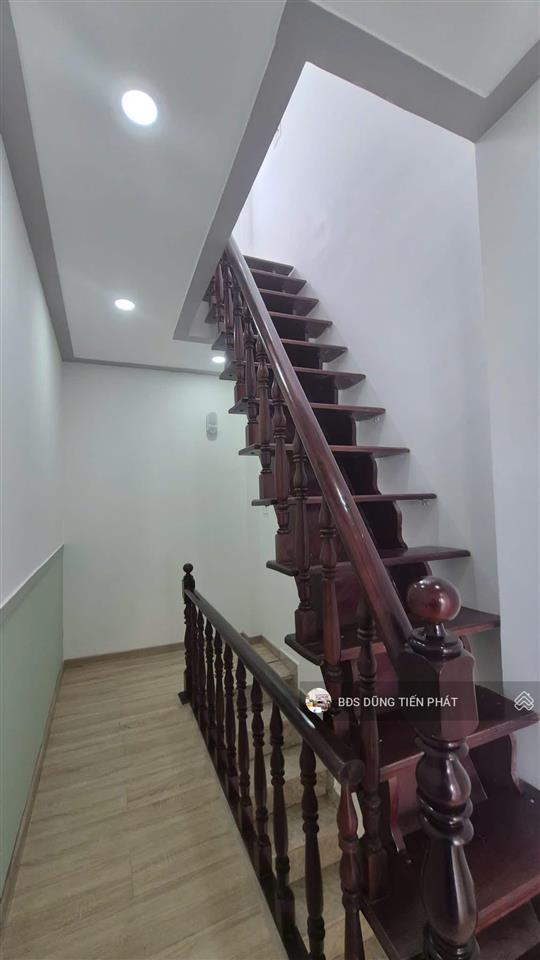 Nhà mới 2 lầu nở hậu nguyễn duy p9 hẻm thông