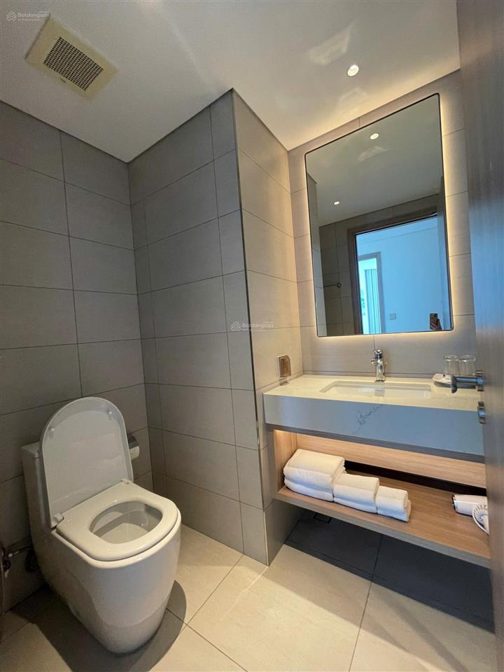 Chính chủ cần bán 2 pn góc vip khách sạn alacarte hạ long