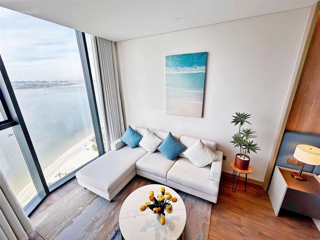 Bán căn hộ khách sạn alacarte hạ long, dt 45,2m2, view đẹp, sổ đỏ