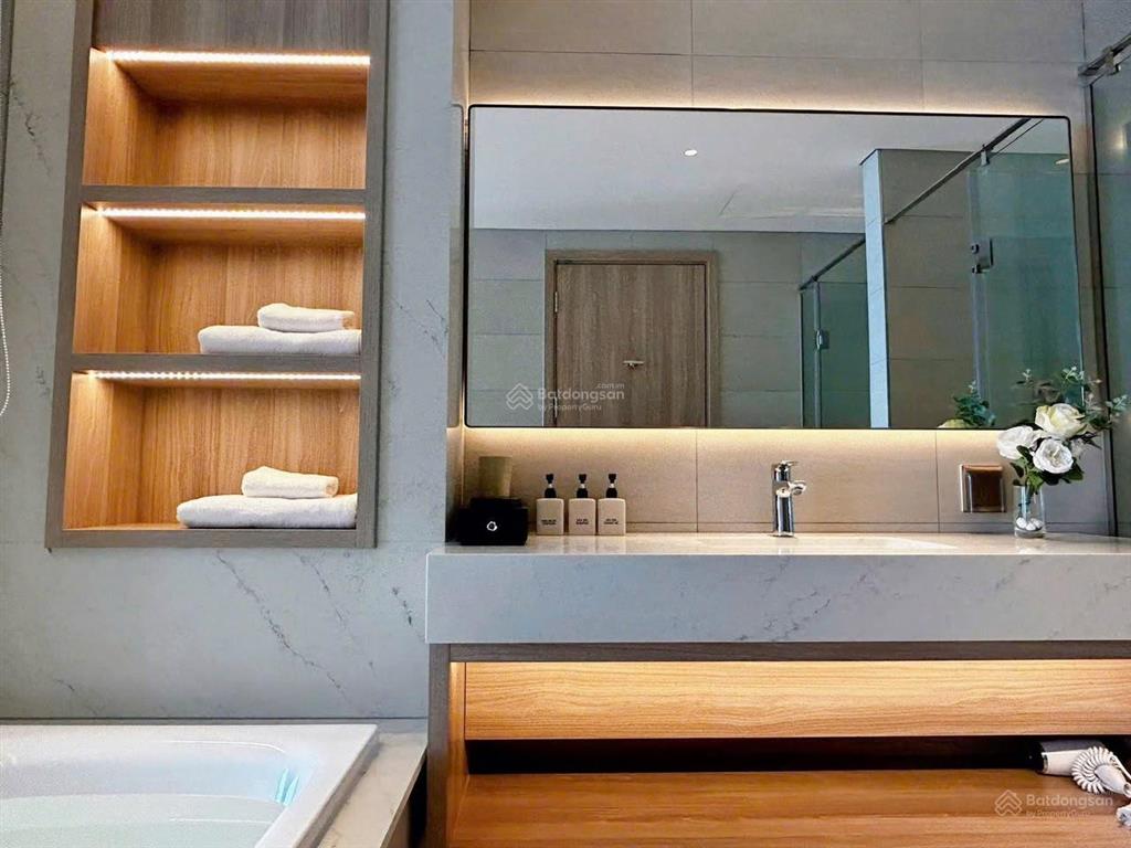 Bán căn hộ khách sạn alacarte hạ long, dt 45,2m2, view đẹp, sổ đỏ