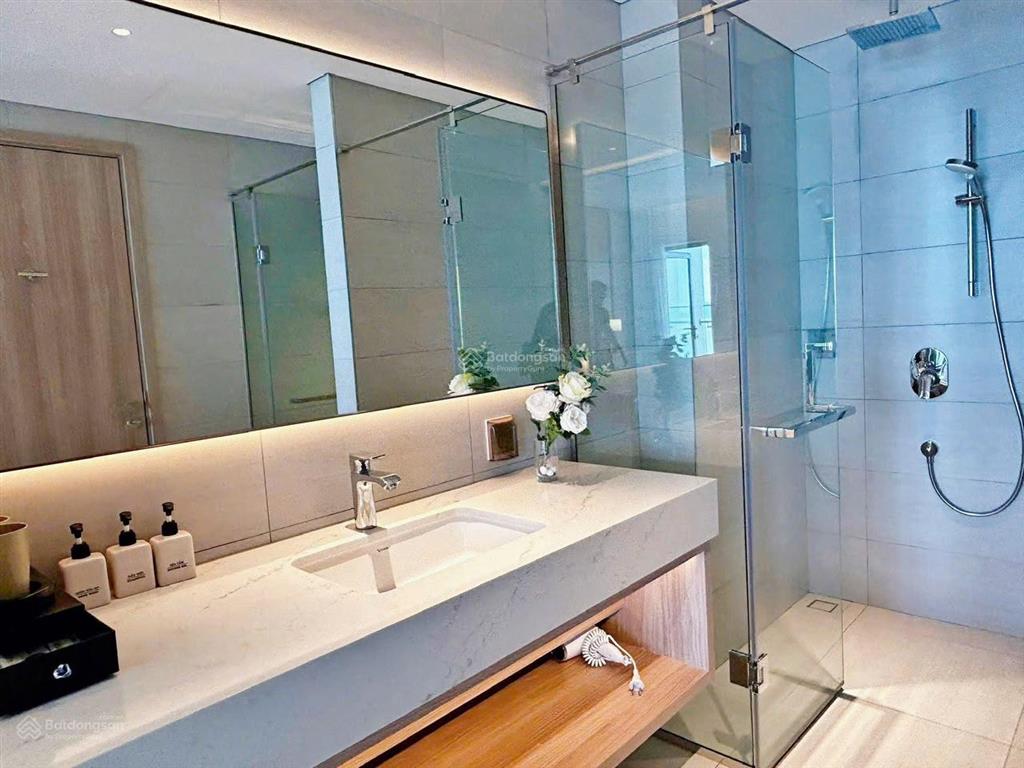 Bán căn hộ khách sạn alacarte hạ long, dt 45,2m2, view đẹp, sổ đỏ