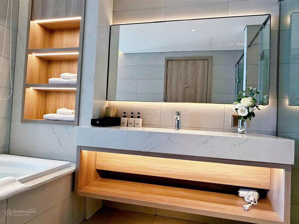 Bán căn hộ khách sạn alacarte hạ long, dt 45,2m2, view đẹp, sổ đỏ
