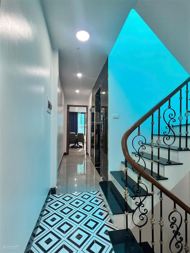 Siêu ngon! hơn 10 tỷ, bán nhà phú thượng, tây hồ  60m2  5 tầng  thang máy  ô tô gần  2 thoáng