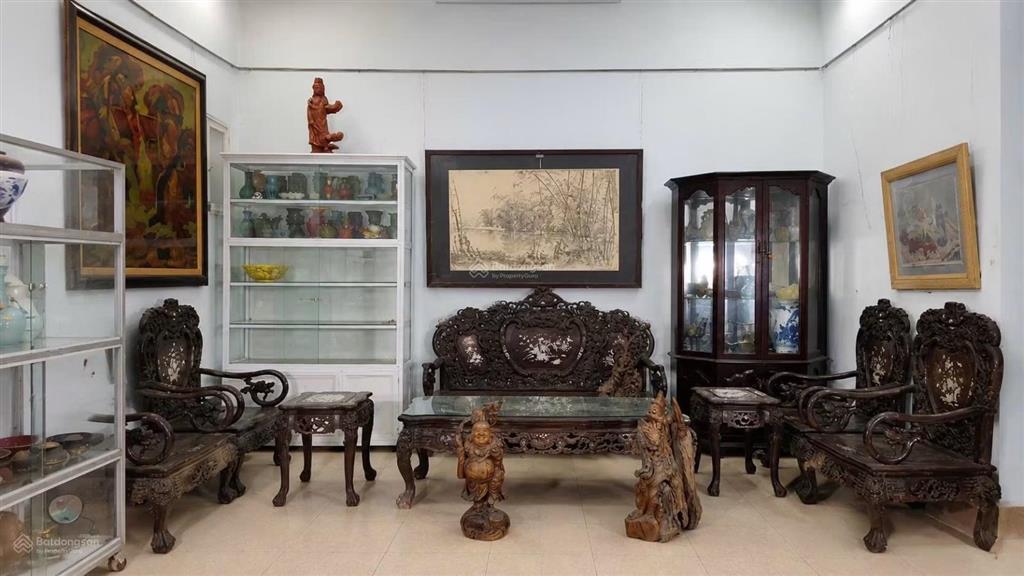 30 tỷ hơn, bán nhà phân lô  ngọc khánh  ba đình  80m  4 tầng  đường 3 ô tô  kd  3 thoáng.