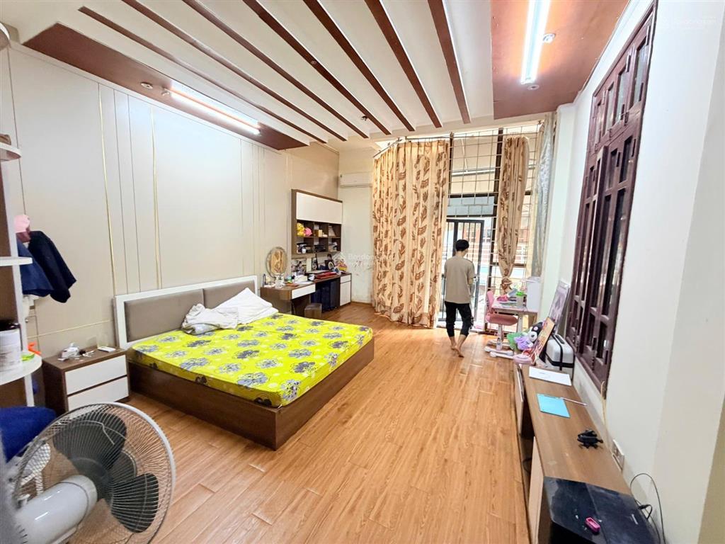 30 tỷ hơn, bán nhà phân lô  ngọc khánh  ba đình  80m  4 tầng  đường 3 ô tô  kd  3 thoáng.