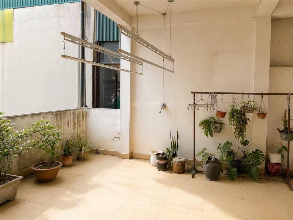 30 tỷ hơn, bán nhà phân lô  ngọc khánh  ba đình  80m  4 tầng  đường 3 ô tô  kd  3 thoáng.