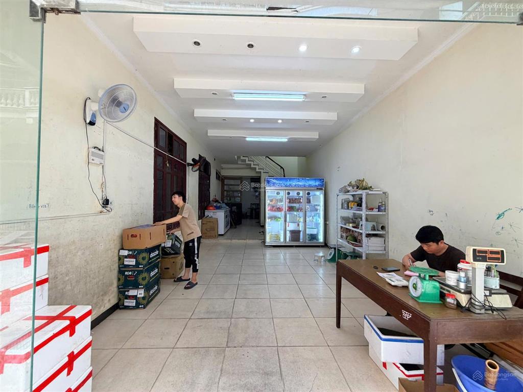 30 tỷ hơn, bán nhà phân lô  ngọc khánh  ba đình  80m  4 tầng  đường 3 ô tô  kd  3 thoáng.