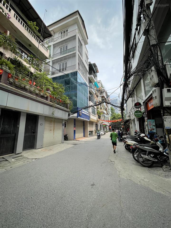 30 tỷ hơn, bán nhà phân lô  ngọc khánh  ba đình  80m  4 tầng  đường 3 ô tô  kd  3 thoáng.