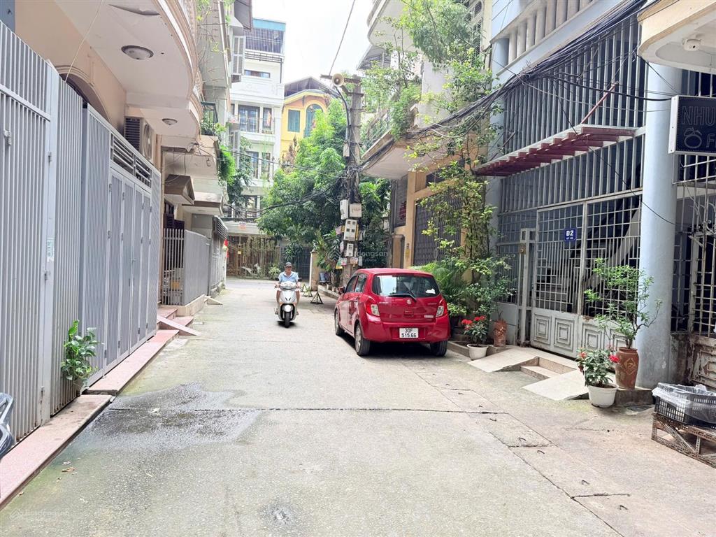 30 tỷ hơn, bán nhà phân lô  ngọc khánh  ba đình  80m  4 tầng  đường 3 ô tô  kd  3 thoáng.