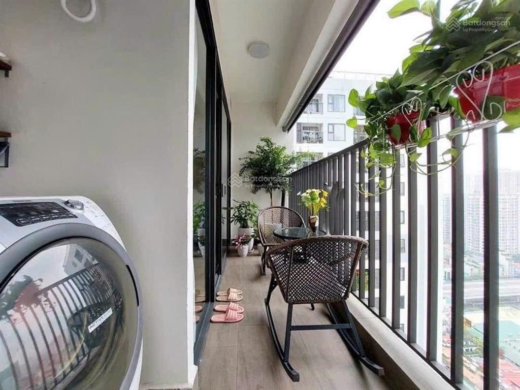 Chị gái bán 2pn nhỏ 63m² giá 5,5 tỷ tầng trung, view thoáng tại imperia sky garden