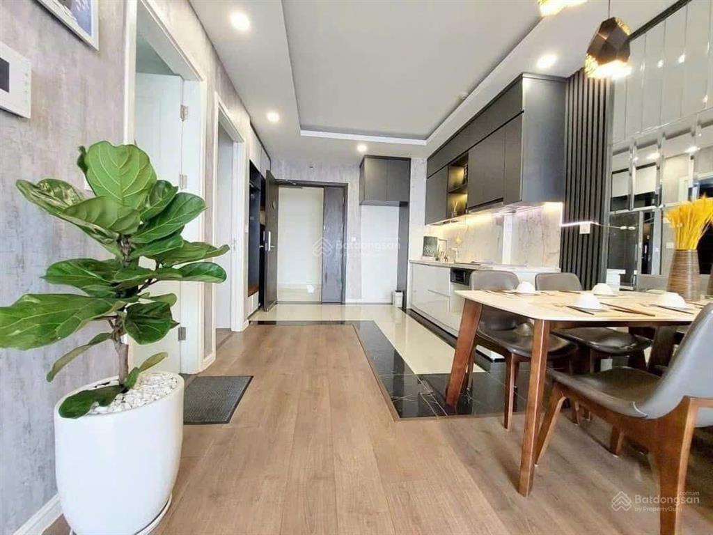 Chị gái bán 2pn nhỏ 63m² giá 5,5 tỷ tầng trung, view thoáng tại imperia sky garden