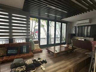 Tôi cần bán gấp căn nhà tập thể mặt phố thái thịnh  đống đa hà nội . hơn 3 tỷ lô góc  sổ đỏ đẹp