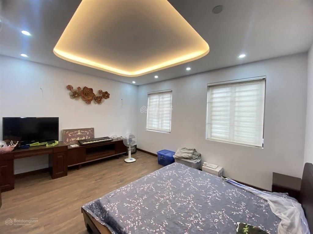 Liền kề phùng khoang, vỉa hè rộng, kd. dt 75m2,5 tầng, mt 5m. giá 19x tỷ