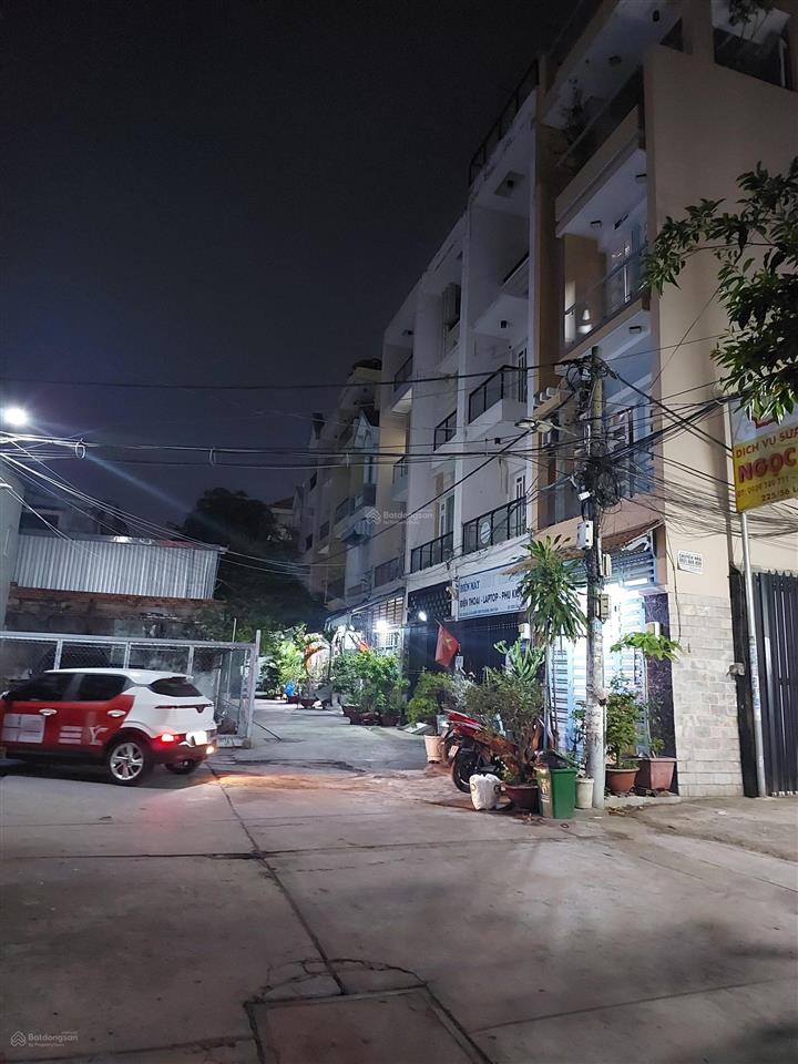 Nhà 5 tầng hxh siêu to cách mặt tiền lê văn quới chỉ vài bước chân