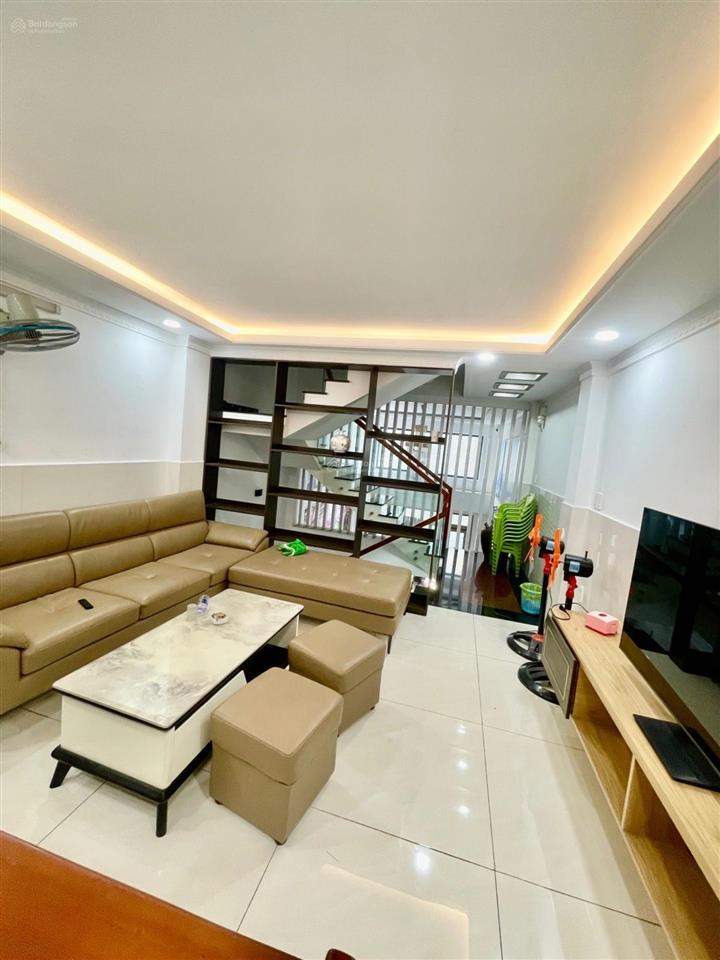Nhà 5 tầng hxh siêu to cách mặt tiền lê văn quới chỉ vài bước chân