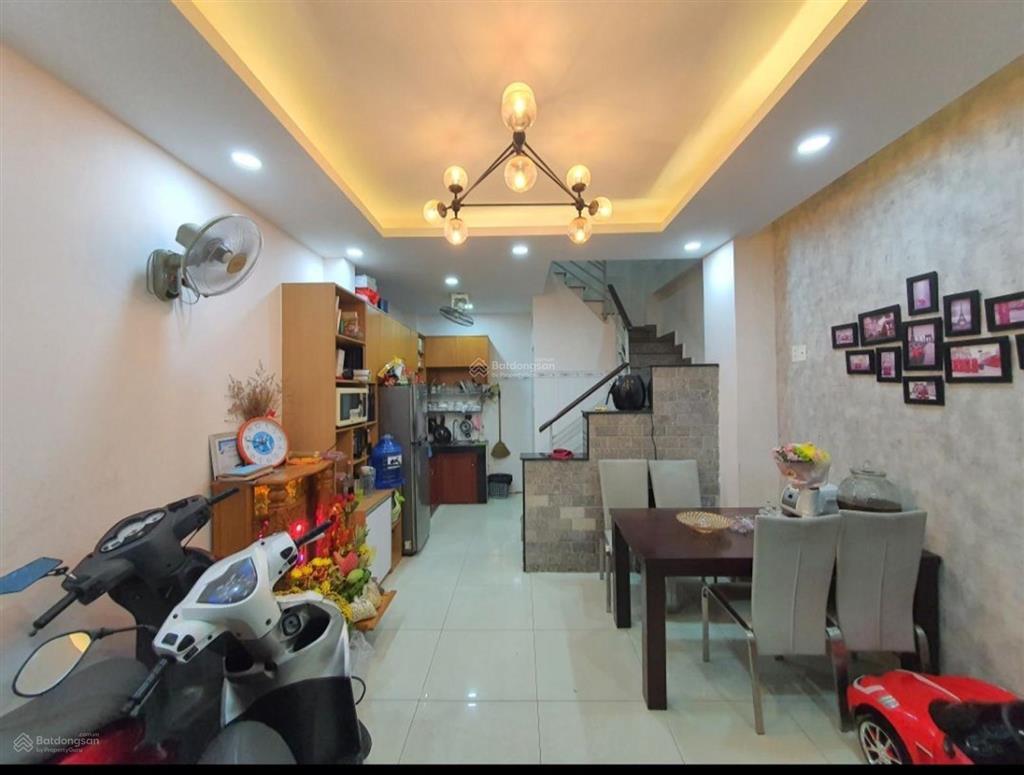 Mặt tiền đường  4 tầng kinh doanh. sát lê thúc hoạch tân phú  nhỉnh 4 tỷ