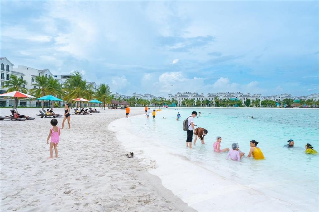 Chị gái em muốn bán căn 2pn 1vs full nội thất đẹp giá 3 tỷ 500tr tại vhocp,  0987 767 ***