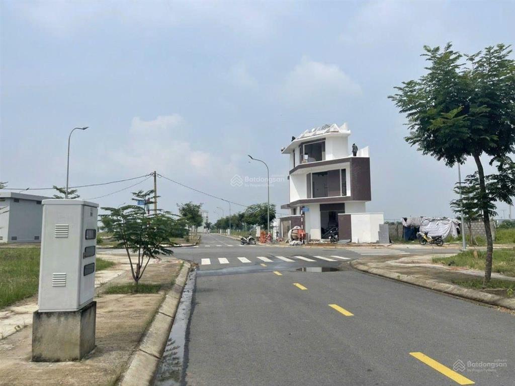 Bán nền ngộp da hiệp phước harbour view  80m2, sổ sẵn, vị trí đẹp