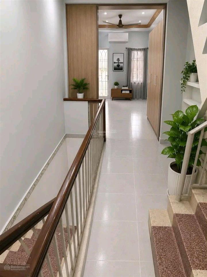 Bán nhà đẹp, phường 1, quận 5  3 tầng, 3pn  shr