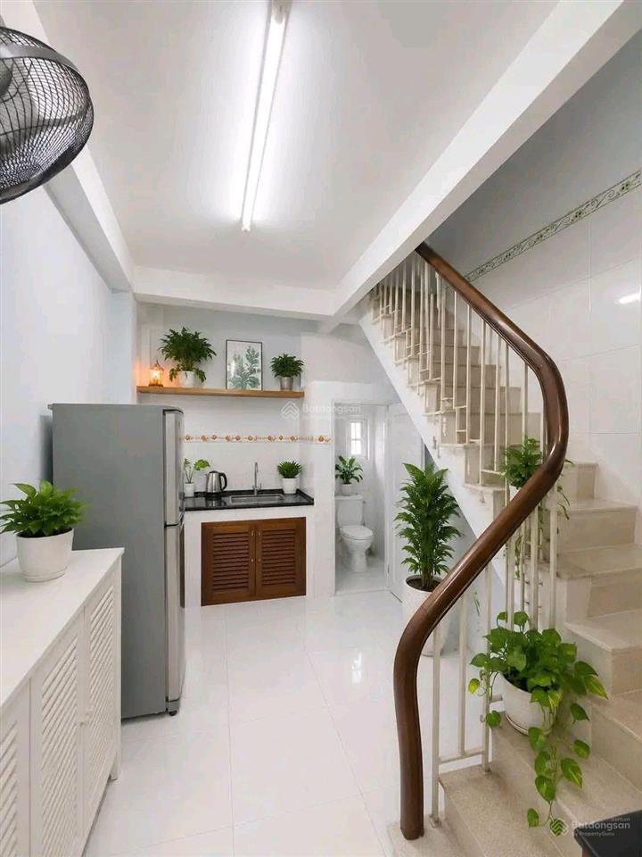 Bán nhà đẹp, phường 1, quận 5  3 tầng, 3pn  shr
