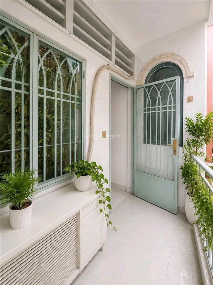 Bán nhà đẹp, phường 1, quận 5  3 tầng, 3pn  shr
