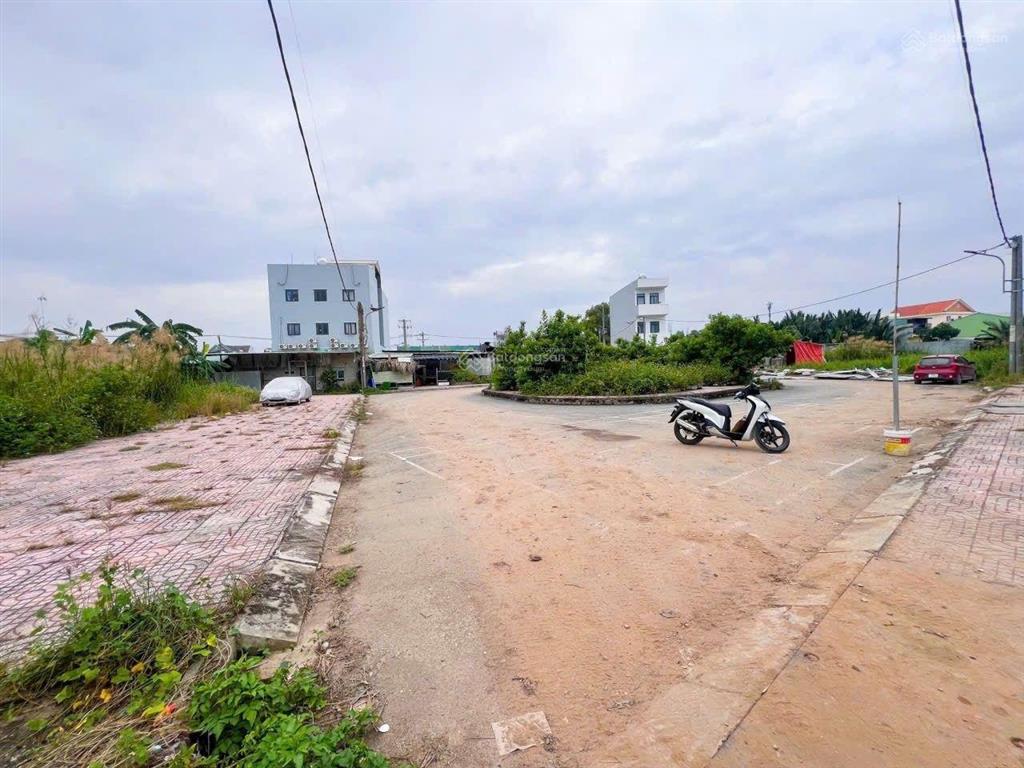 Bán khu đất vip 806,9m2 có 252,3m2 thổ  16 tỷ