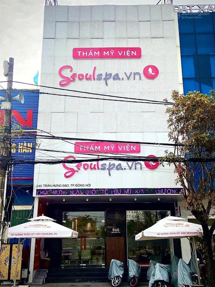 Nhà phố trung tâm đồng hới  sân rộng đỗ xe  mở showroom, pgd ngân hàng cực hiếm
