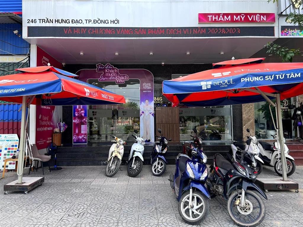 Nhà phố trung tâm đồng hới  sân rộng đỗ xe  mở showroom, pgd ngân hàng cực hiếm