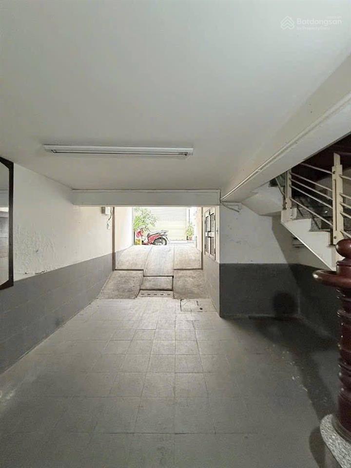 Mặt tiền vip đường hoa  phan xích long  50m2  hầm 4 tầng chỉ 16.99 tỷ