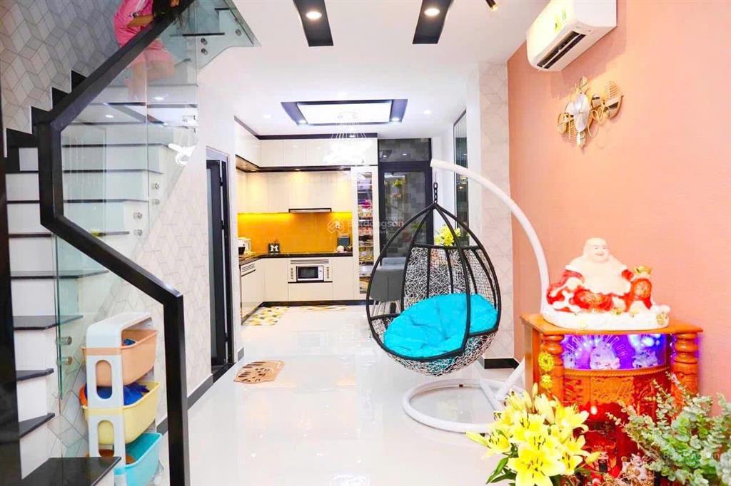 Hẻm 6m xe hơi, dt 65m2, 3 tầng đúc đẹp ở ngay, đường trần quang cơ, vip tân phú, giá chỉ có 5,9 tỷ