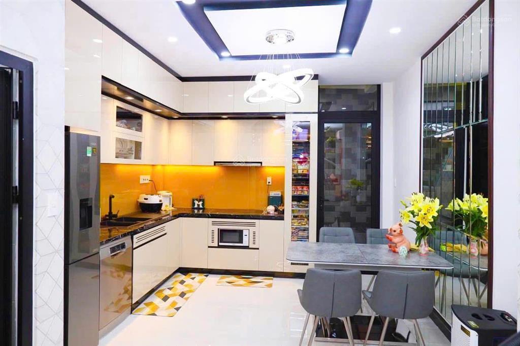 Hẻm 6m xe hơi, dt 65m2, 3 tầng đúc đẹp ở ngay, đường trần quang cơ, vip tân phú, giá chỉ có 5,9 tỷ
