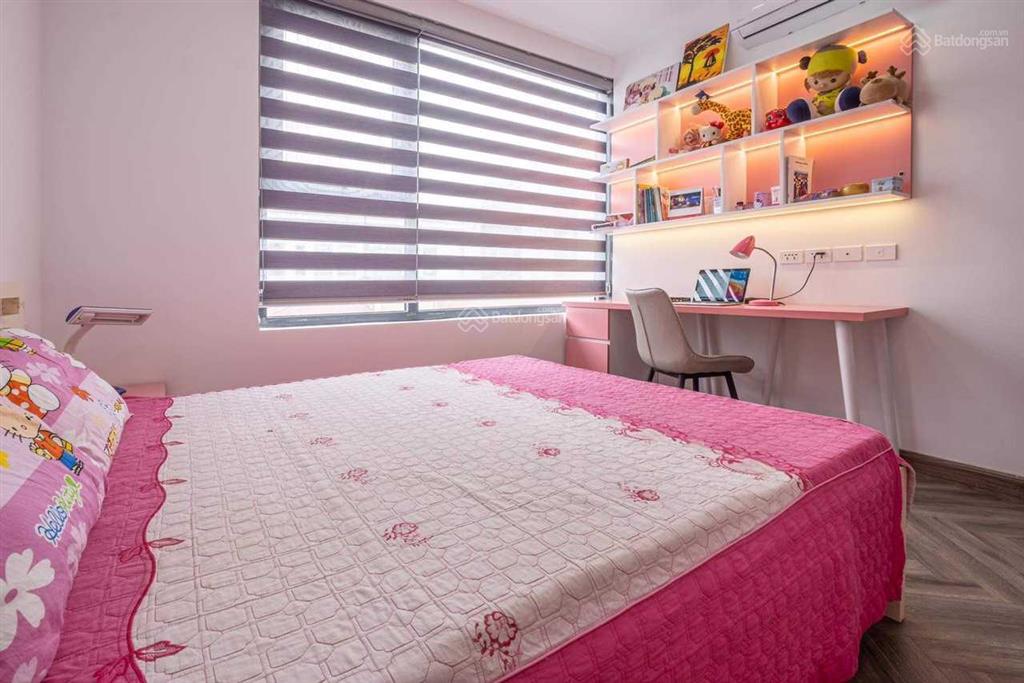 Gia đình chủ hộ nhờ bán gấp căn chung cư tầng 23 77m2, 2pn, 2vs, tại b2 roman plaza