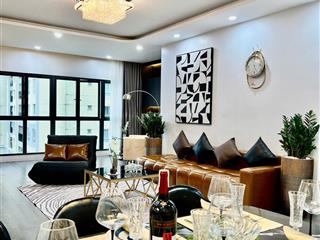 Vợ chồng em bán chcc diamond flower tower 122m2 3 ngủ tầng 19 ban công đn giá thị trường