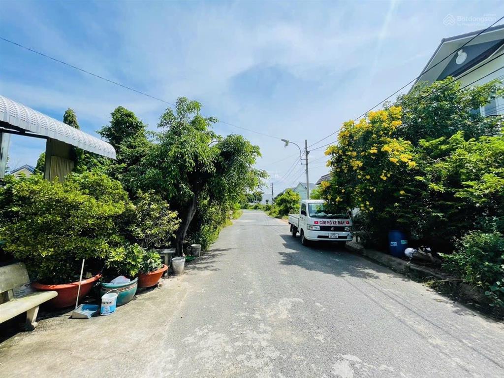 Chủ ngộp bank bán nhanh đất 260m2 full thổ cư  đất ngay thị trấn củ chi  sổ hồng riêng