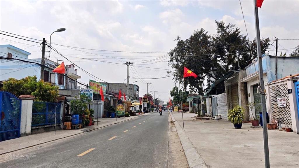 Đất đẹp  giá đẹp, toạ lạc mt nhữ tiến hiến, tt củ chi  sổ hồng riêng  công chứng ngay