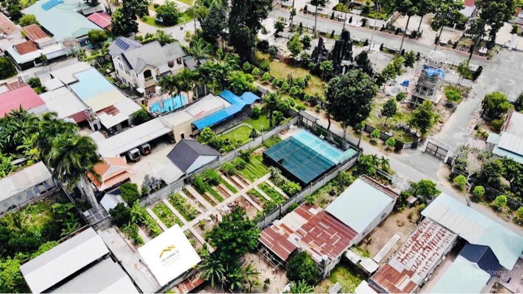 Cần bán lô đất biệt thự tọa lạc tại đường nguyễn văn ni  tt củ chi  500m2, sổ hồng riêng