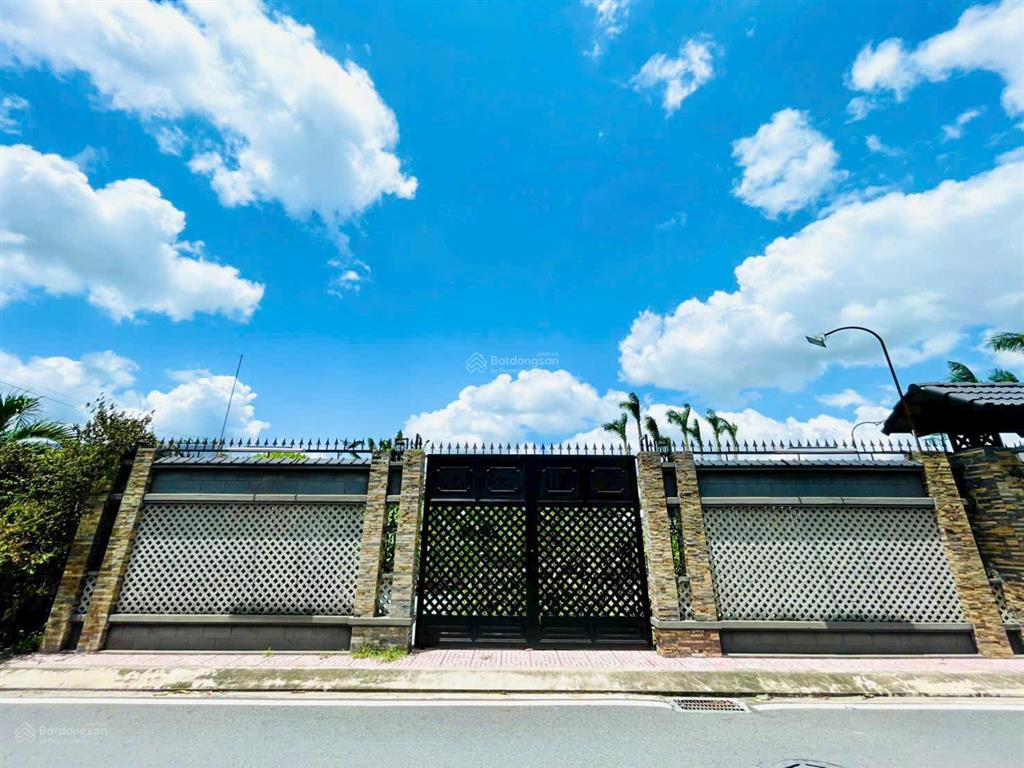 Cần bán lô đất biệt thự tọa lạc tại đường nguyễn văn ni  tt củ chi  500m2, sổ hồng riêng