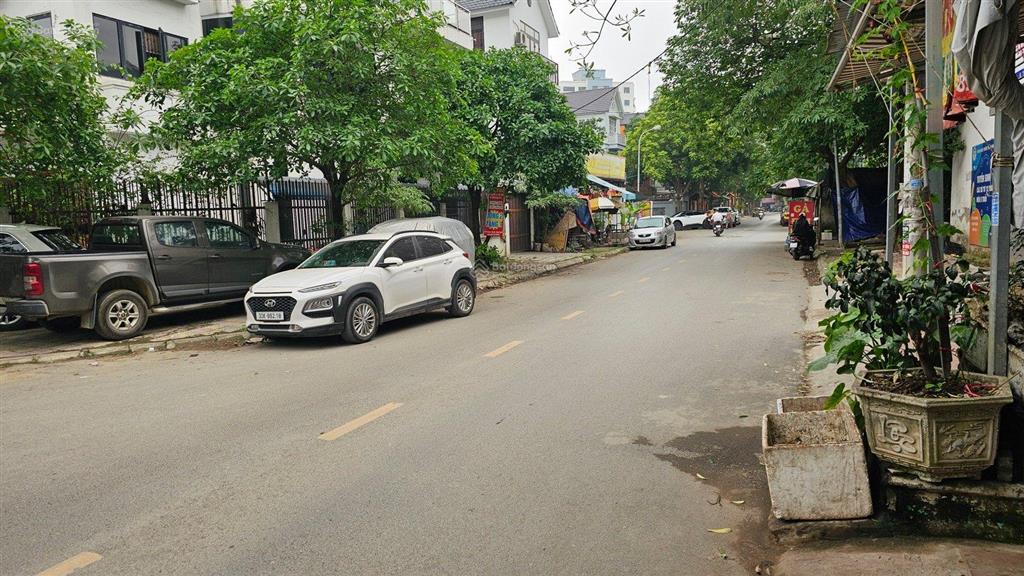Biệt thự 4 tầng  đẹp nhất kđt resco  view công viên