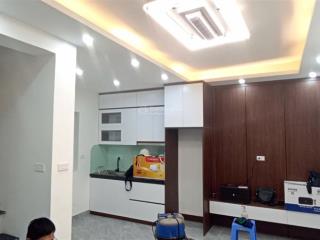 Nhà hồ tây đủ công năng. nhà đẹp. gần hồ tây. sẵn ở