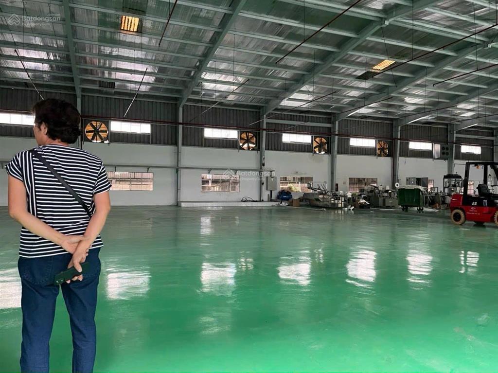Cho thuê kho, nhà xưởng 1300m2, giá tốt 90 triệu , nền epoxy  xe cont  toà văn phòng