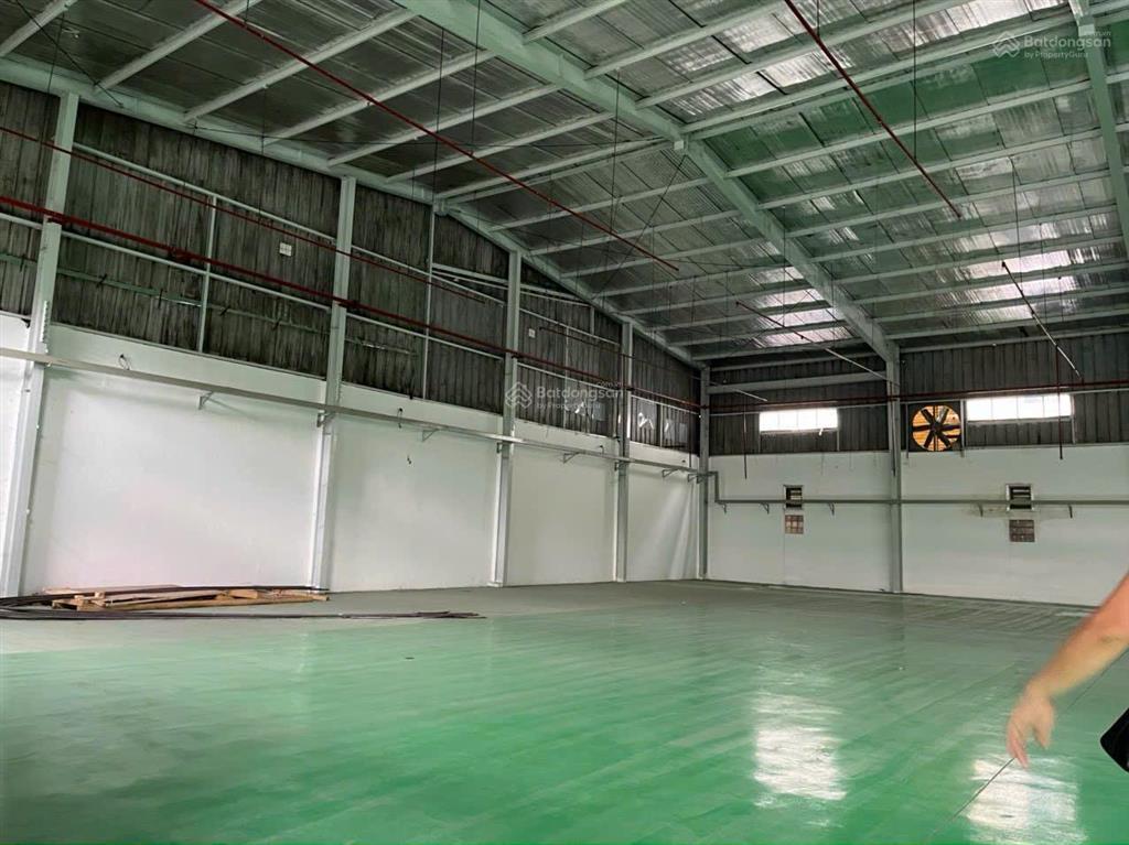 Cho thuê kho, nhà xưởng 1300m2, giá tốt 90 triệu , nền epoxy  xe cont  toà văn phòng