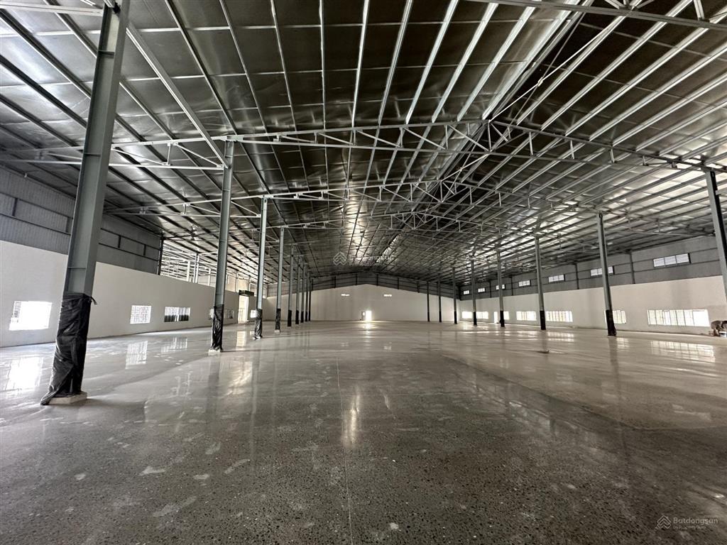 Cho thuê kho (2000m  240tr) pccc tự động  xe cont 40  văn phòng  sân rộng