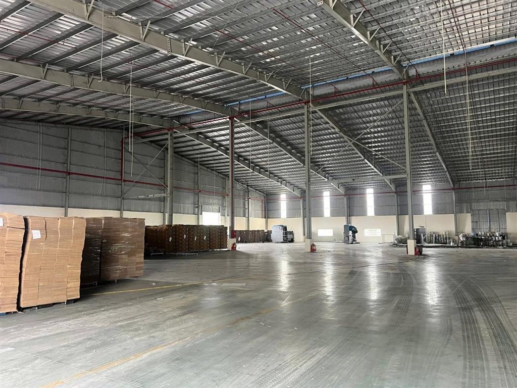 Cho thuê kho, nhà xưởng, đất 10000m2, 540 triệu vnd tại quốc lộ 1a, tân tạo, bình tân, hcm