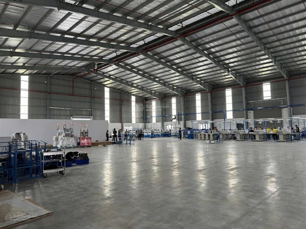 Cho thuê xưởng bình tân  xe cont  pccc  trạm điện  sân rộng  xưởng có hoàn công