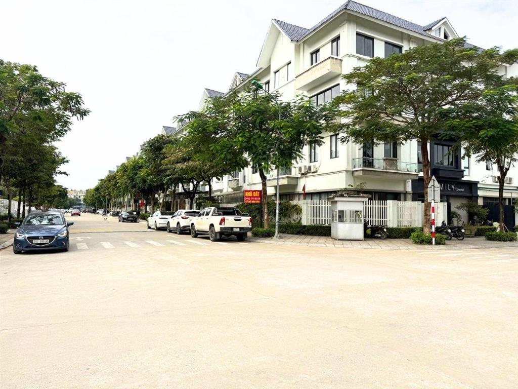 25 tỷ. duy nhất 1 căn, bán gấp 3 ngày, ưu tiên tiền ngay, nhà vườn 150m mặt tiền 6m khu c geleximco