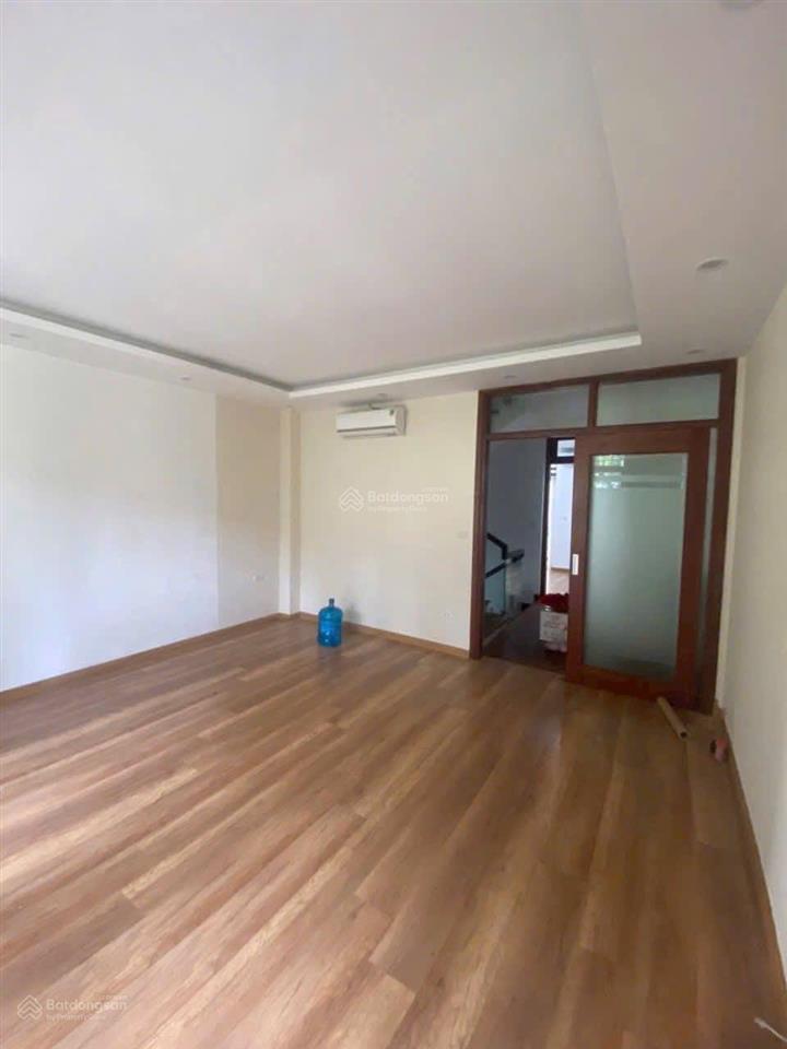 Tôi bán hơn 19 tỷ, liền kề 80m (a43 ô29) hoàn thiện đẹp khu a geleximco. đang cho thuê 250tr/năm.